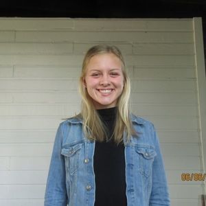 Meet your Posher, Julia